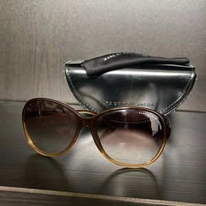 Marc by Marc Jacobs Sunglasses Style: MMJ143/S in brown with gold accents